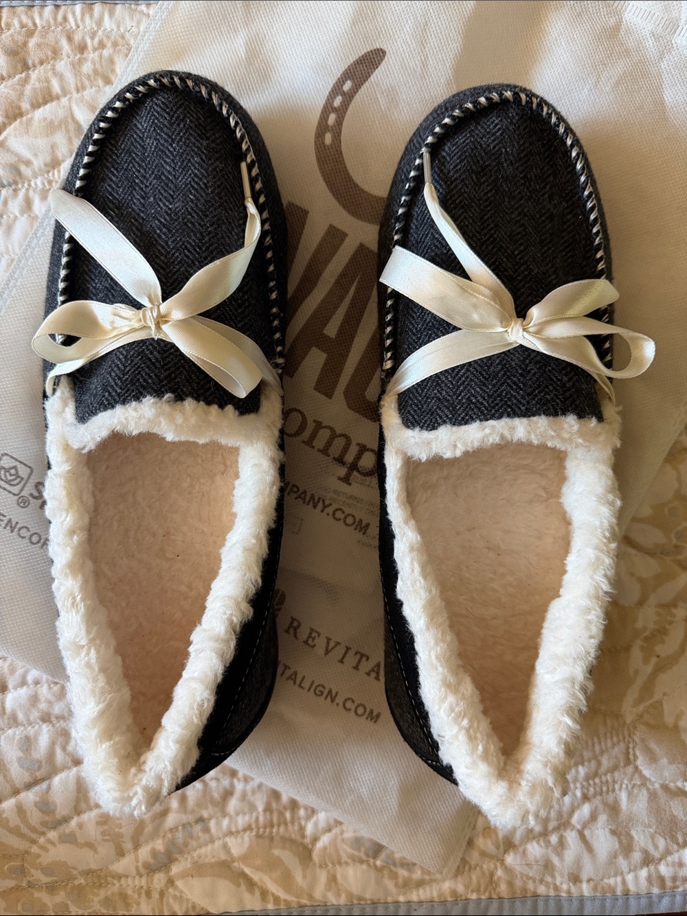 Women's Black Herringbone Sherpa-Lined Moccasin Slippers with Satin Bow